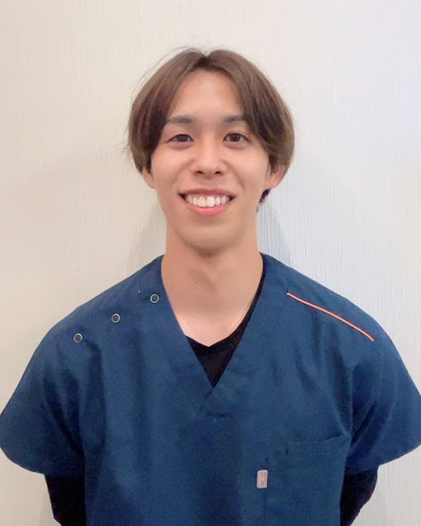 スタッフの顔写真