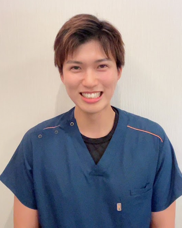 スタッフの顔写真